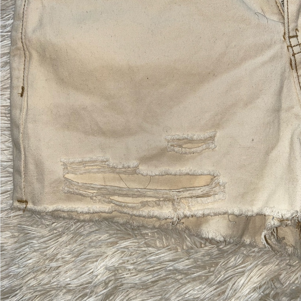 Shorts - Picture 3 of 4